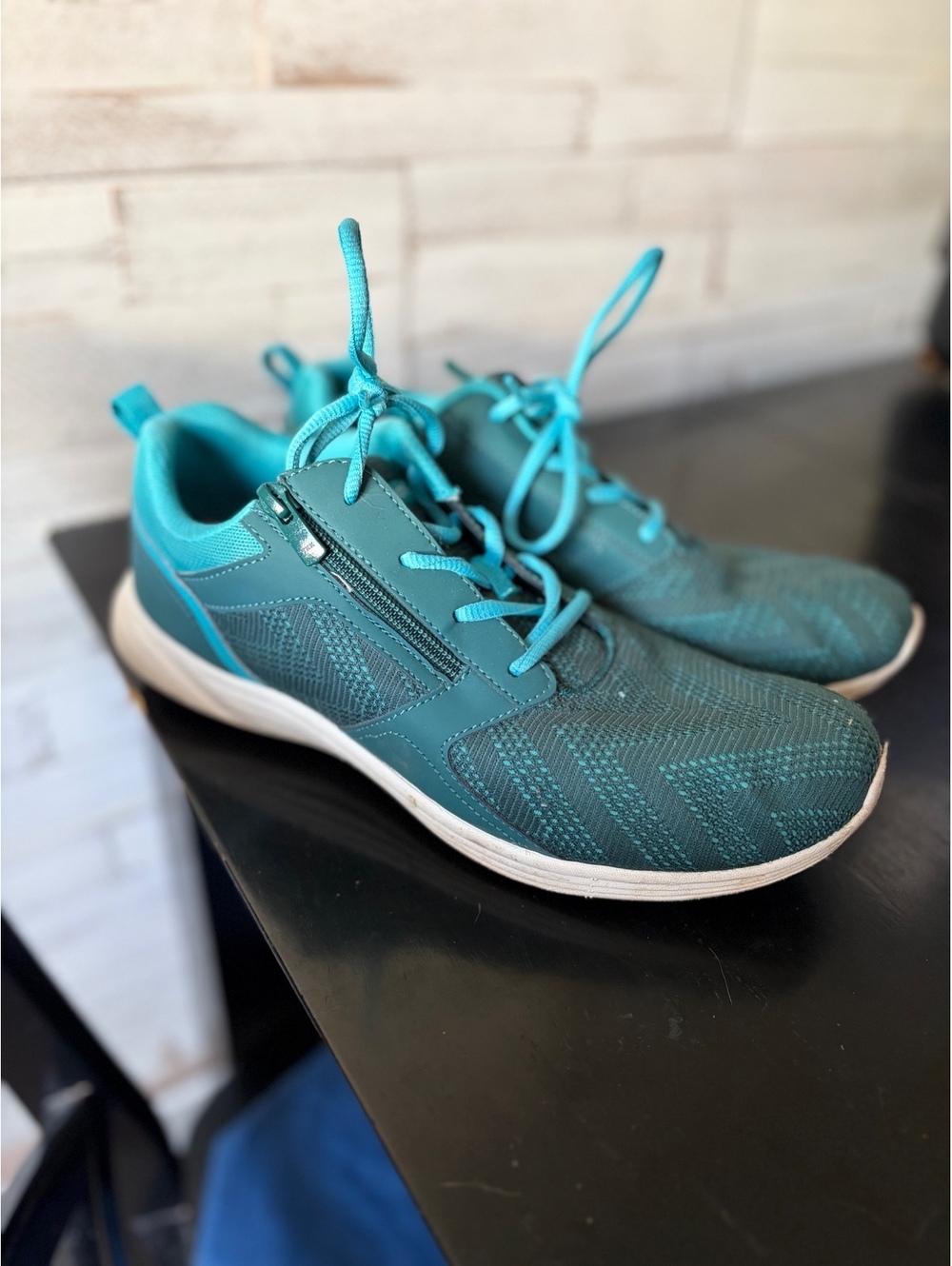 Vionic lyla size 11 womens blue shoes